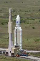 Ariane 5 et sa table de lancement en plein transport